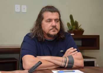 OPERAÇÃO DA PF – Prefeito de São Mateus é preso com R$ 400 mil em casa por suspeita de fraude em licitações