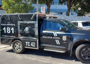 Elemento com diversas passagens pela polícia aponta arma para Militares da Força Tática, é atingido por dois disparos e morre