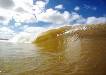 Marinha emite alerta de ondas de 5 metros e ventos de 75 km/h para o Espírito Santo