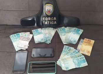 OPERAÇÃO SENTINELA – Força Tática apreende mais de quatro mil reais em residência no B. Interlagos