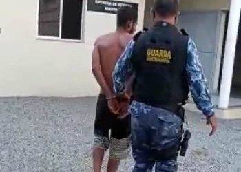 Guarda Civil Municipal prende homem após praticar furto em loja no centro de Linhares