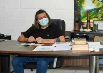 Justiça prorroga prisão de prefeito de São Mateus e o afasta do cargo