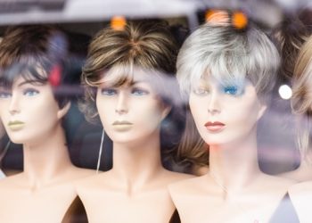 Aluna de Linhares impedida de concluir curso por não receber cabeça de manequim deve ser indenizada