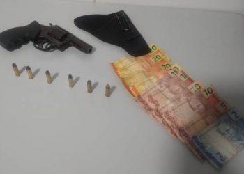 Motorista e carona de Siena são presos no Santa Cruz após arma ser encontra no interior do veículo