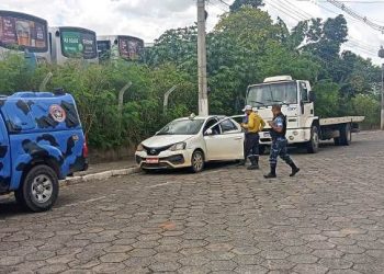 Forças de segurança municipal de Linhares recupera veiculo com restrição de furto/roubo no centro