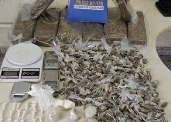 PREJUÍZO PRO TRÁFICO – Policia Militar faz grande apreensão de drogas em casa abandonada no B. Seac