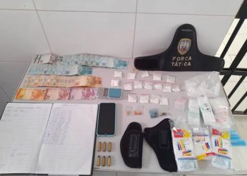 Força Tática cumpre mandado de prisão no Interlagos apreende drogas e mail de 3 mil reais em espécie