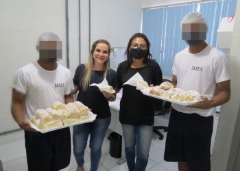 Adolescentes da Unip Norte, Linhares, começam a praticar atividades de panificação