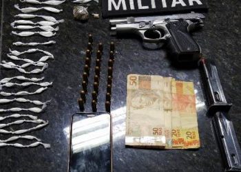 PLANALTO – PM faz apreensão de drogas, munições, arma de fogo, prende jovem e apreende adolescente de 15 anos
