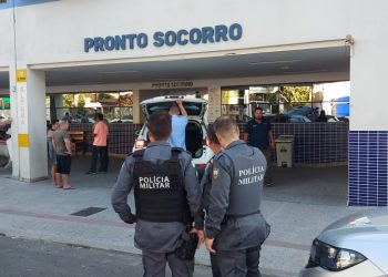 PM é atingindo por disparos de arma de fogo em Linhares e dirige carro até hospital