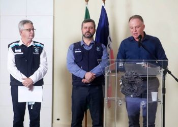 Covid-19: máscara e passaporte da vacina deixam de ser obrigatórios