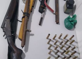 Briga em Boteco no interior de Linhares acaba em prisão e apreensão de 4 armas de fogo