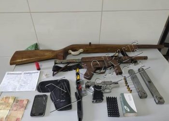 Polícia Militar faz apreensão de pistola, submetralhadora e escopeta no interior de Linhares.