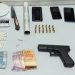 Polícia Militar recebe denúncia de tráfico de drogas em bairro de Fundo e apreende drogas simulacro de arma e até rádios de comunicação