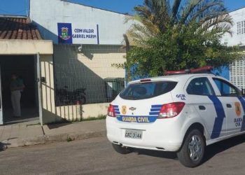 VÍDEOS – Dupla invade Escola em Linhares e faz funcionárias de reféns