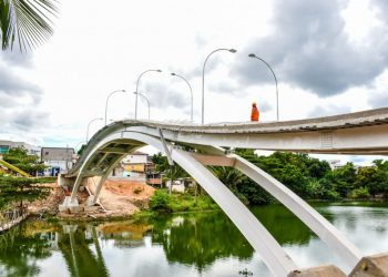 Quando será entregue a passarela entre os bairros São José e Palmital?