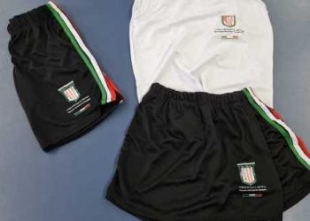 Alunos da rede municipal de ensino da Prefeitura de João Neiva recebem uniforme escolar