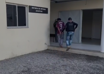 VÍDEO – Policia Civil cumpre mandados de prisões no Canivete e Nova Esperança, em Linhares