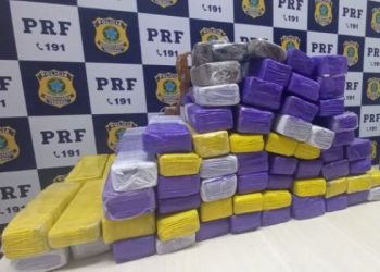 EM JACUPEMBA, ARACRUZ – Dois homens e uma mulher são flagrados transportando quase 70 KG de maconha de Vitória para Linhares