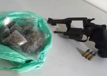 Perseguição Policial, fuga e troca de tiros termina com casal preso e apreensões de droga, arma e munições, em Sooretama