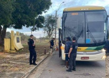 PRF prende, em Linhares, suspeito de ter assassinado um homem com pedaços de blocos