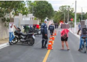PASSARELA DO SÃO JOSÉ – Após protesto de moradores e reunião, blitz é realizada pelo Departamento Municipal de Trânsito