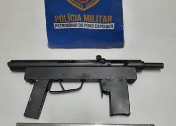 Polícia Militar aborda jovem de 18 anos e aprende submetralhadora