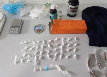 Córrego Farias – PM atende ocorrência referente à Lei Maria da Penha e apreende drogas e até touca ninja