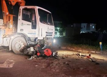 VÍDEOS – Acidente na BR 101, em Linhares, deixa condutor de motocicleta morto e carona gravemente ferida
