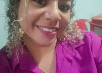 ATUALIZAÇÃO; VÍDEO – Acidente na via lateral da BR 101 em Linhares, no bairro canivete , deixa uma motociclista morta