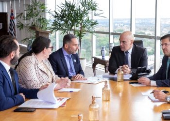 Procuradora-geral de Justiça do MPES participou de reunião para tratar de bloqueio das estradas. A reunião foi com presidente do TSE