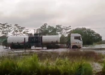 VÍDEO – Volta para casa: saiba as condições das BRs Federais no ES. Muita água na pista no KM 161,9, em Linhares