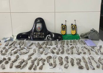 ATUALIZAÇÃO – BECO DOS PRIMOS – Força Tática apreende cerca de 1KG de maconha, no Interlagos