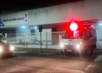 VÍDEO: Homem acerta cabeça de “companheiro de copo” com um coco. A vítima precisou ser socorrida pelos Bombeiros