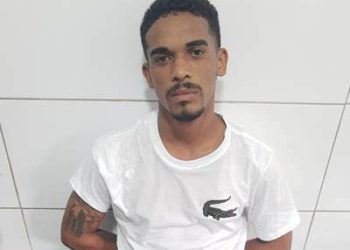 Procurado pela Polícia por homicídio e roubo é preso ao sair de velório, em Linhares