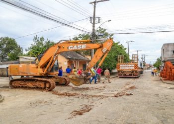 Prefeitura realiza abertura de novos canais para escoamento da água da chuva em Bebedouro