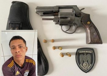 “Cachorro Louco” é flagrado com revólver na cintura e é levado para a delegacia. Ele confessou que havia fugido do presídio