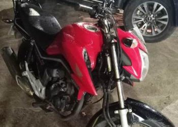 Motocicleta roubada em Vitória e apreendida pela PRF, em Linhares