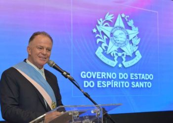 Renato Casagrande é empossado pela terceira vez ao cargo de governador do Espírito Santo