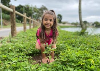 Casal de Linhares cria Projeto Quintal Amarelo