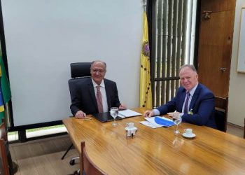 Governador Casagrande se reúne com vice-presidente da República