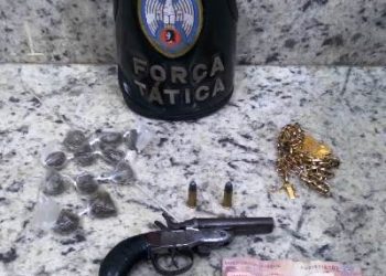 Adolescente de 15 anos é apreendido com garrucha na cintura
