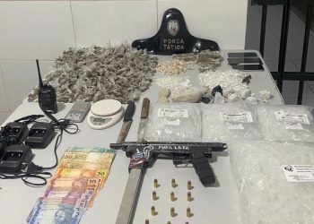 Mais uma submetralhadora, drogas e materiais utilizados no tráfico de drogas, são tirado de circulação pela PM, no Santa Cruz