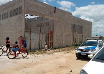 20 PERFURAÇÕES  – Ajudante de pedreiro é morto a tiros, dentro de construção de galpão, quando saía para almoçar