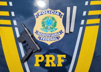MAIS UMA SUBMETRALHADORA – PRF apreende submetralhadora em veículo na BR 101, em Linhares