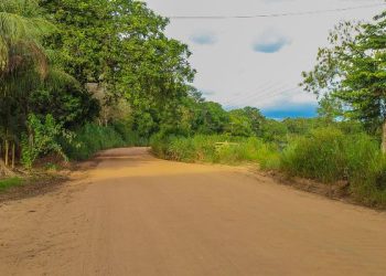 Prefeitura libera licença ambiental para as obras de pavimentação asfáltica da estrada de Povoação.Governo do ES esperou mais de 2 anos, pelo município