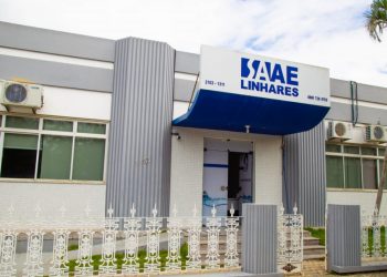 Rompimento de adutora deixa três bairros de Linhares sem água