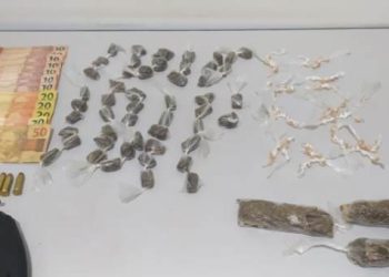 Polícia Militar apreende arma de fogo, drogas e menor suspeito de prática de tráfico de drogas e homicídios, em Sooretama