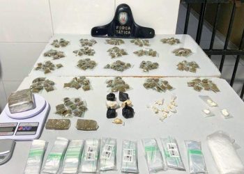 Polícia Militar apreende crack, cocaína e maconha