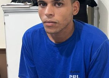 Homem é preso, dá nome falso e já no presídio é identificado mandado de prisão por latrocínio, na Bahia